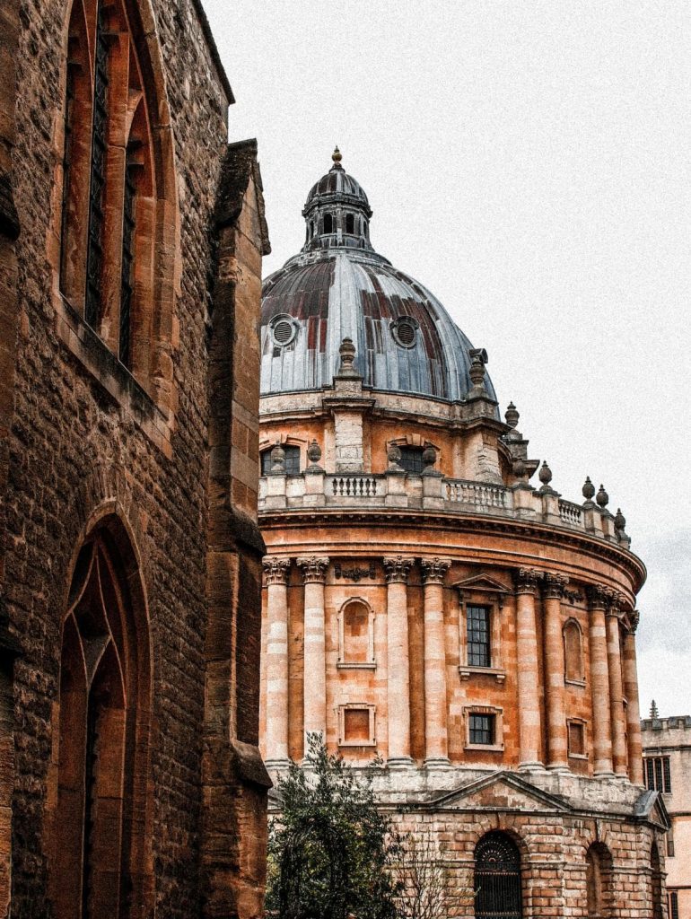 Boarding vs. Day School: A Global Parents Guide to the British System 
